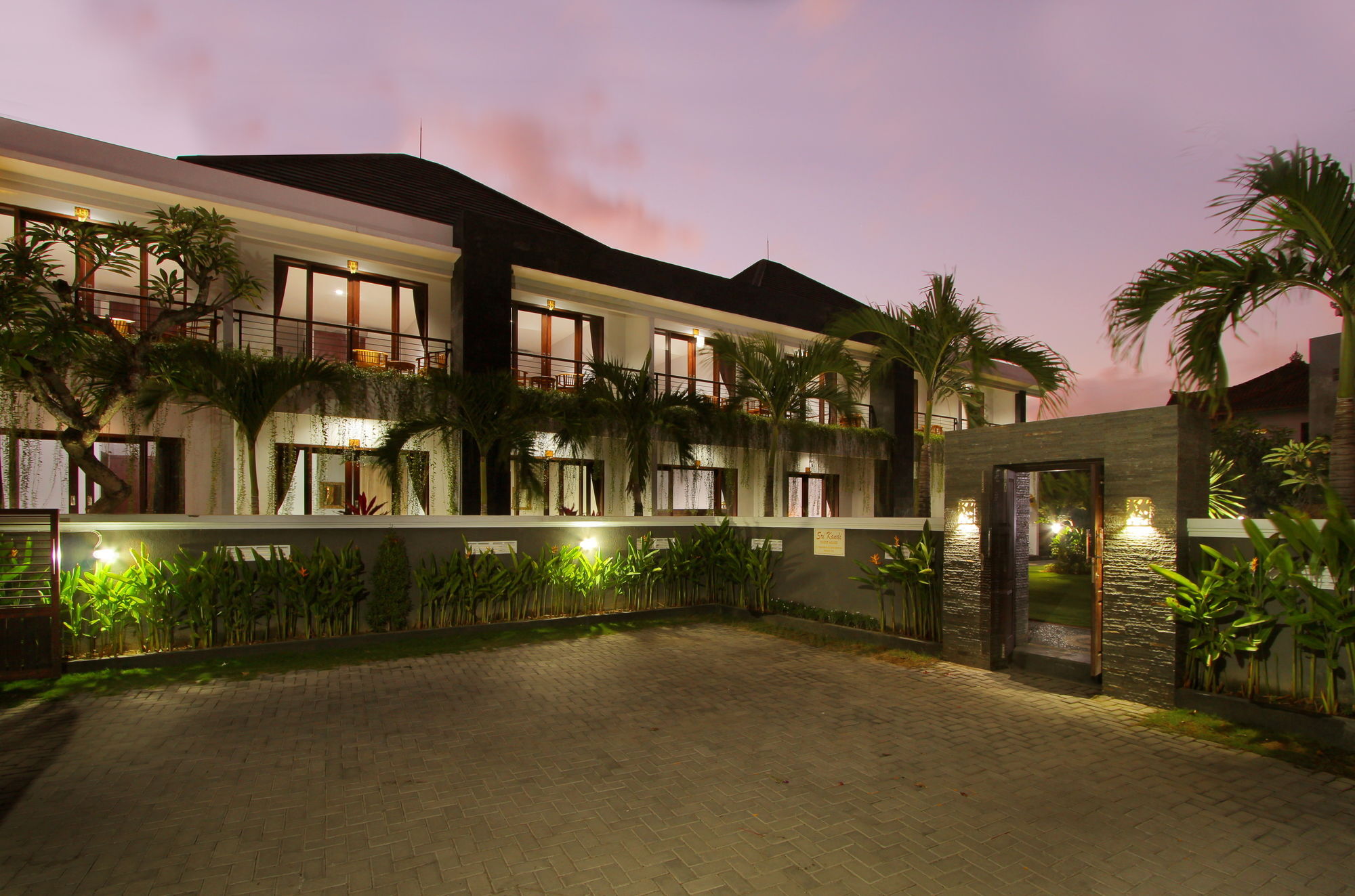 Srikandi Inn Kuta Selatan 外观 照片